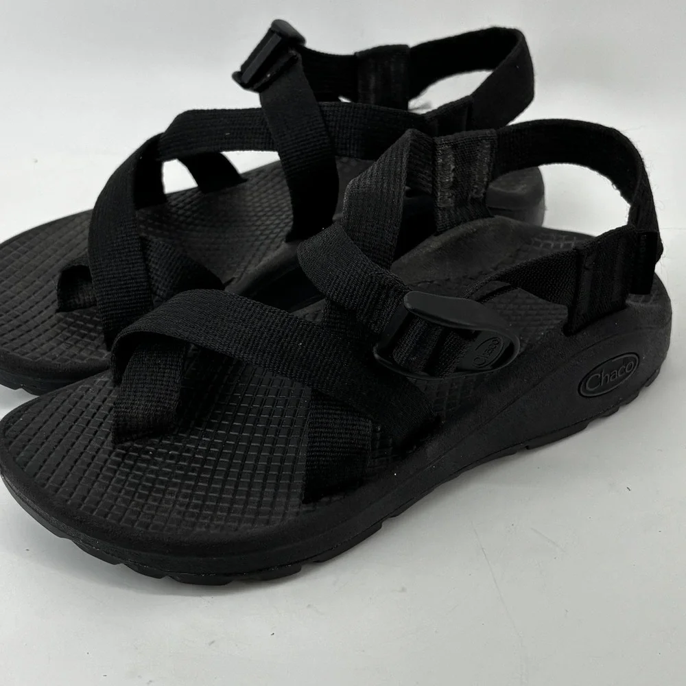 Chaco Z/Cloud 2 Womens Black Strappy Toe Loop Hiking Sandals Size 8